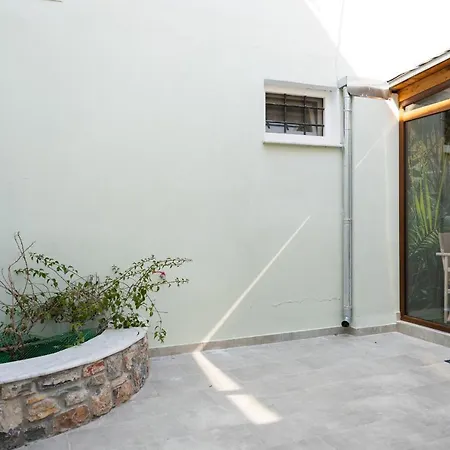 Miranda's Escape Villa