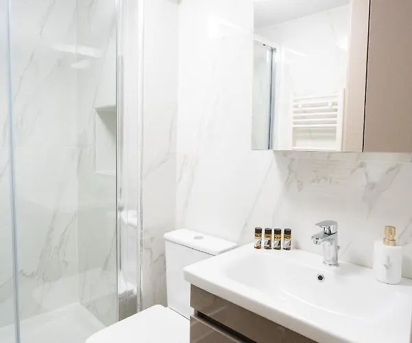 Miranda's Escape Villa Agria