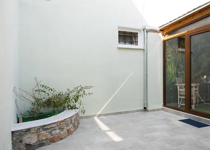 Miranda's Escape Villa