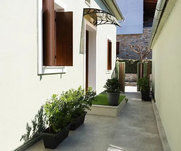 Miranda's Escape Villa