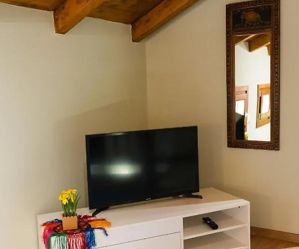 Miranda's Escape Villa Agria